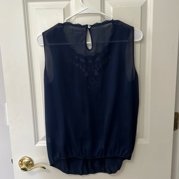 EUC MLLP Blouse Size Large - Picture 4 of 5